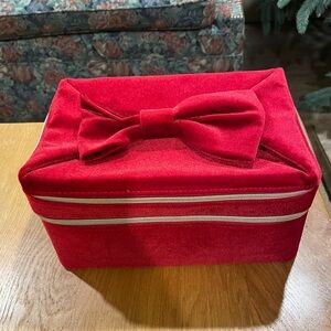 Estée Lauder Red Velvet Bow Makeup Train Case Cosmetic Bag